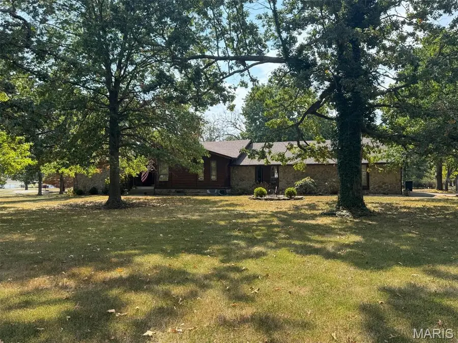 20448 Oakway Drive, Lebanon, MO 65536 - Image #2