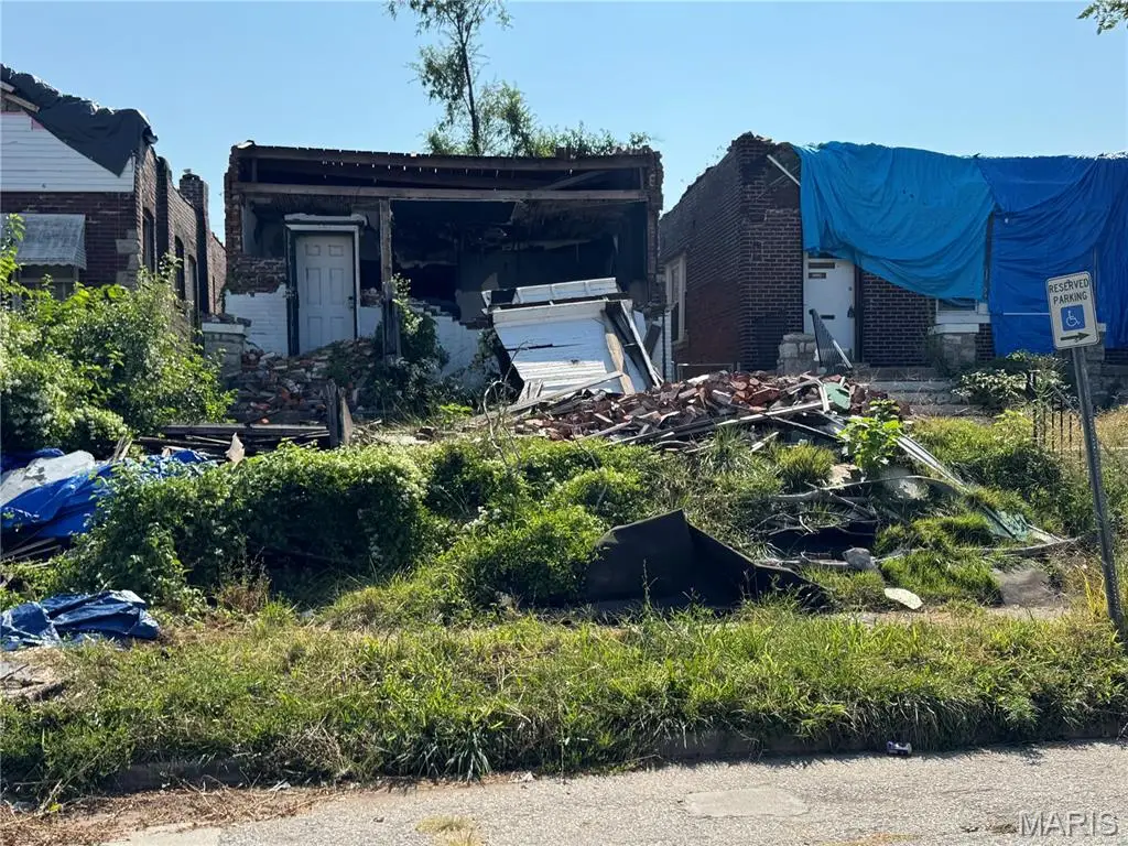 3012 N Taylor Avenue, Saint Louis, MO 63115 - Image #1