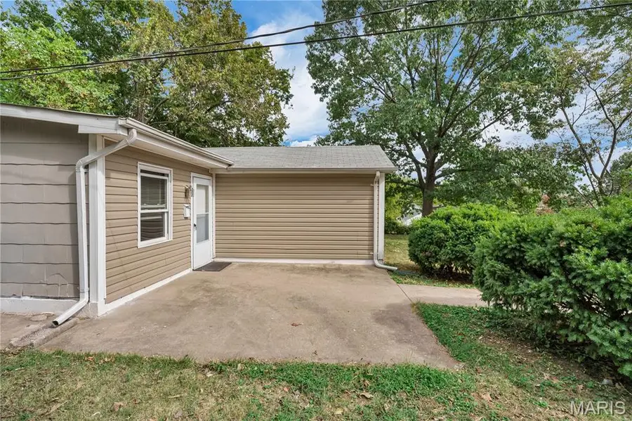 9507 Marlowe Avenue, Saint Louis, MO 63114 - Image #2