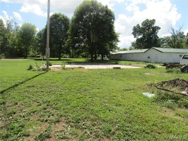 426 E South Street, Mountain Grove, MO 65711