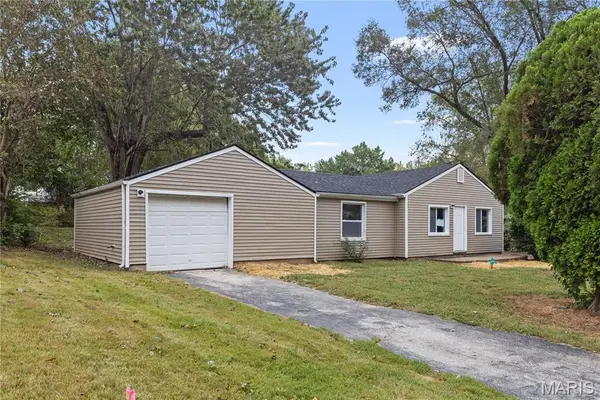 9806 Winkler Drive, St Louis, MO 63136