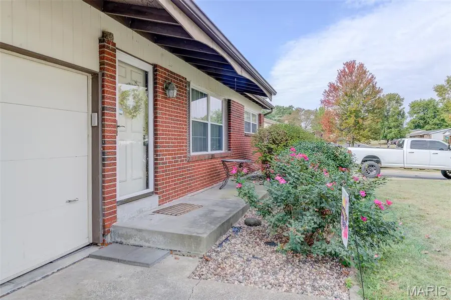 26 Soutee Drive, Saint Peters, MO 63376 - Image #2