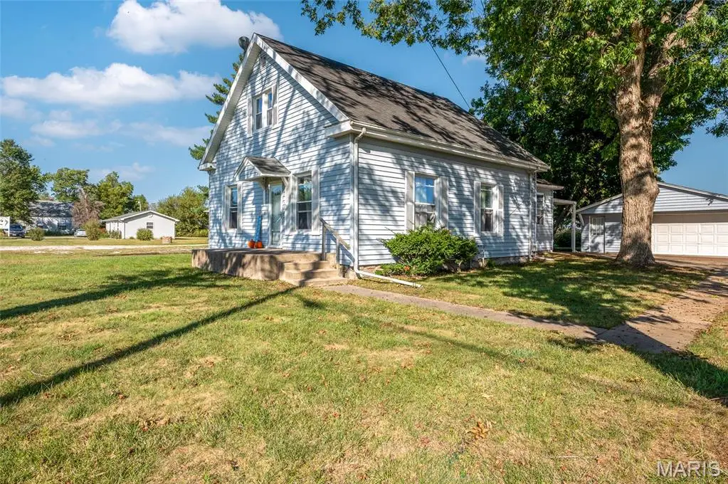 216 S Mine Street, Sandoval, IL 62882 - Image #1