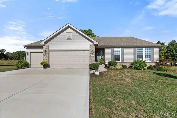 137 Winter Wheat Trail, Pacific, MO 63069