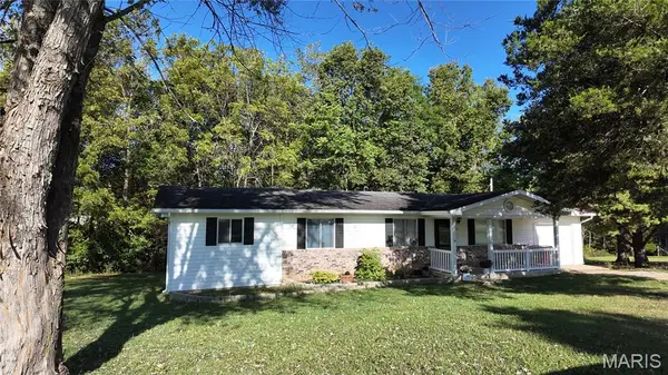 301 Roberts Street, Iberia, MO 65486