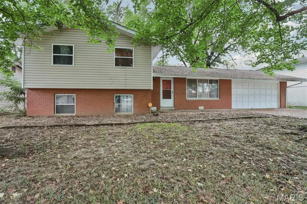 216 Laurel Drive, Fairview Heights, IL 62208 - Image #1