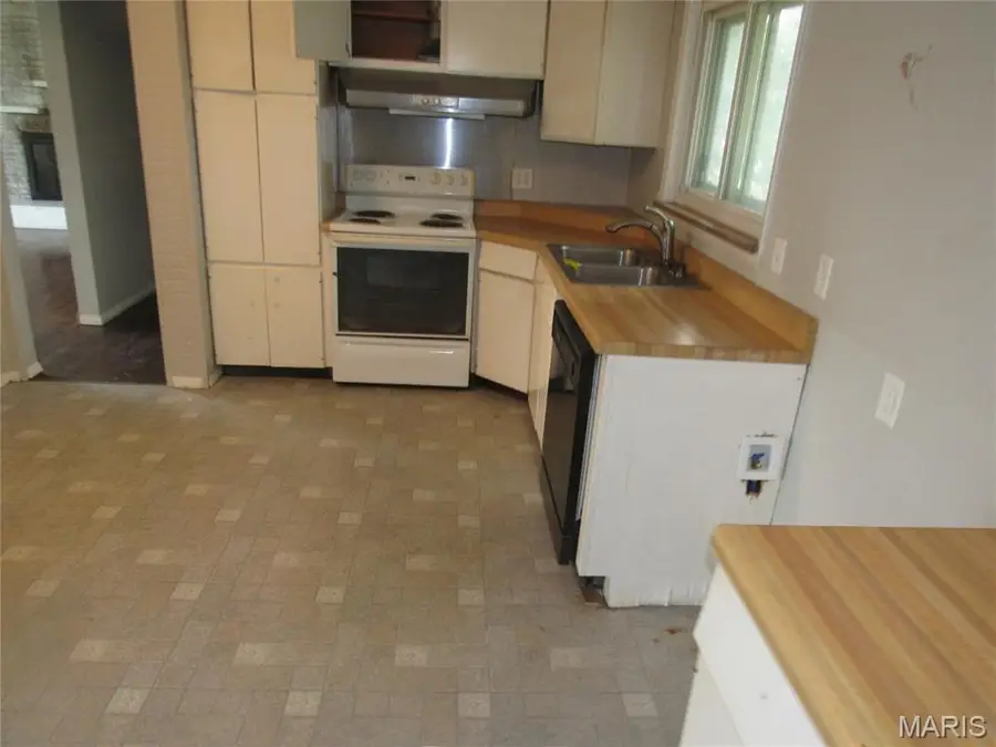 12 Robinwing Lane, Hazelwood, MO 63042 - Image #3