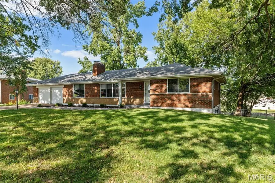 22 Ranchview Drive, Florissant, MO 63033 - Image #2