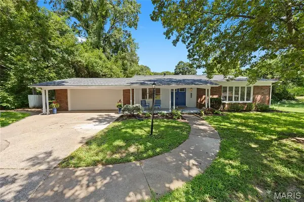 125 Country Club Acres, Belleville, IL 62223