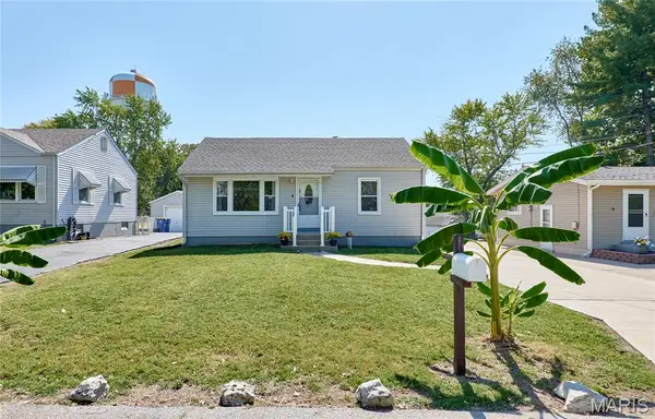 16 White Drive, St Louis, MO 63135