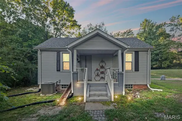 318 Union Hill Road, Fairview Heights, IL 62208