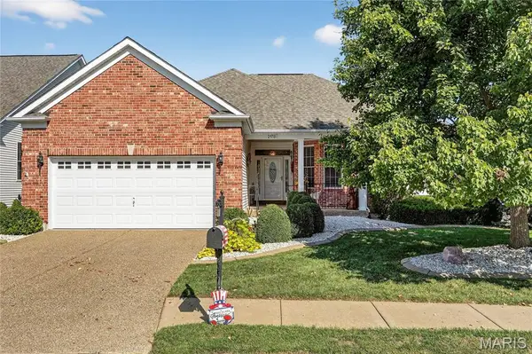 2178 Hawks Landing Drive #E, Lake St Louis, MO 63367