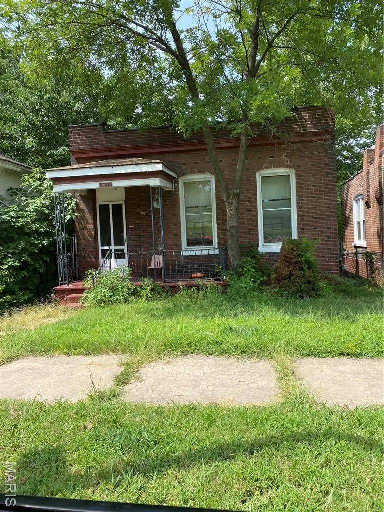 5217 Alcott Avenue, Saint Louis, MO 63120 - Image #1