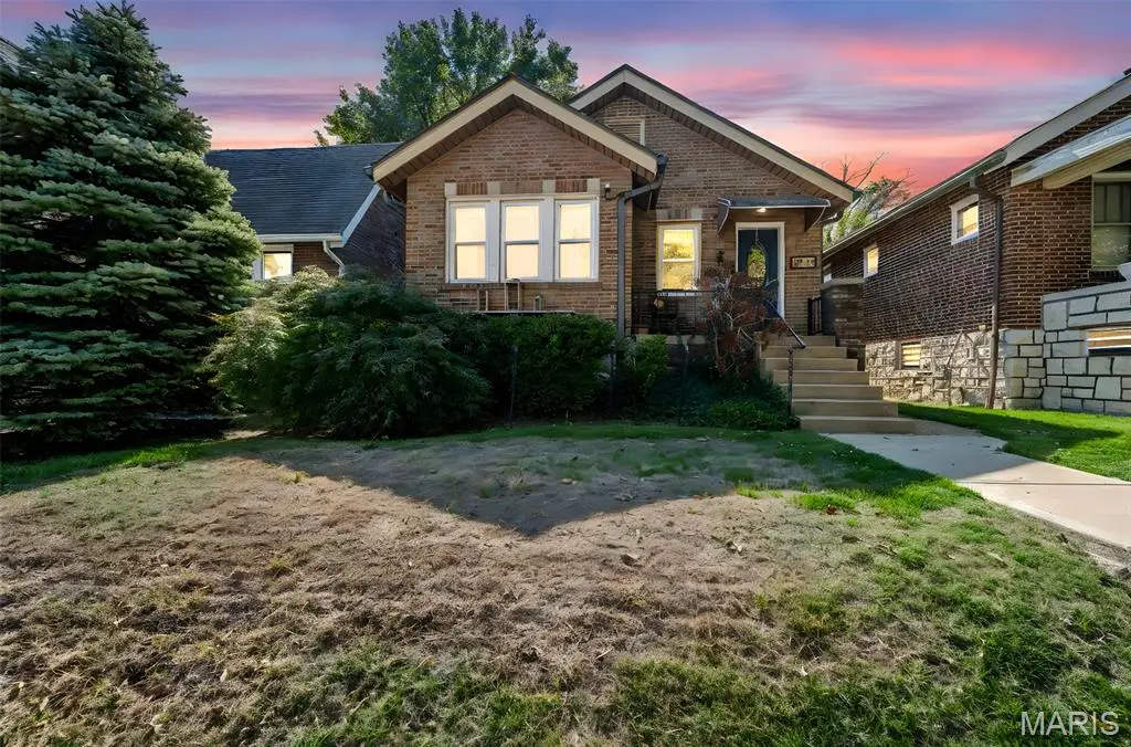 3824 Burgen Avenue, Saint Louis, MO 63116 - Image #1