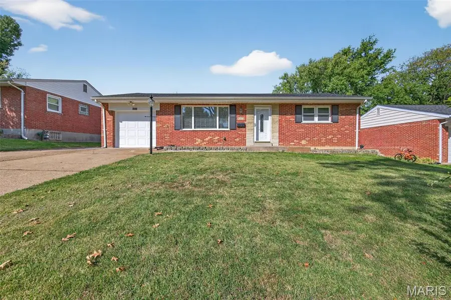 8415 Rockhaven Lane, Affton, MO 63123 - Image #3