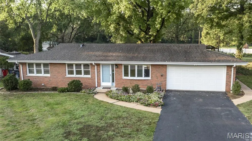 10124 Carolynne Drive, Saint Louis, MO 63128 - Image #1