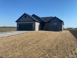 916 Brianna Court, Jerseyville, IL 62052 - Image #3