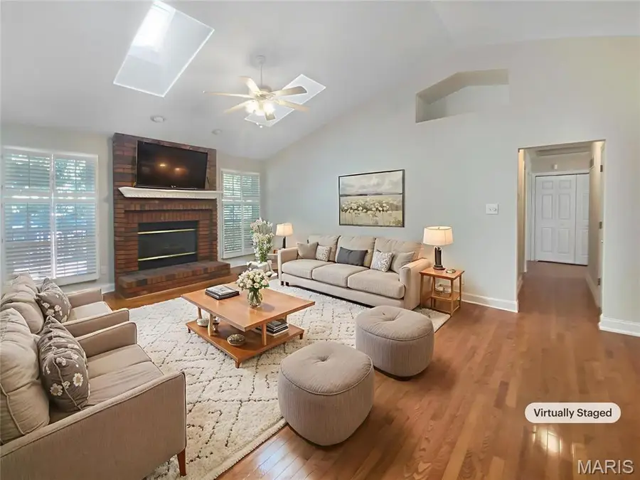 3049 Summerfield Manor Drive, Saint Louis, MO 63129 - Image #3