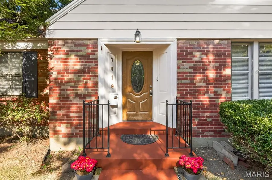 7419 Woodland Way, Pasadena Hills, MO 63121 - Image #2