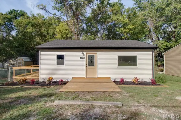 1218 East Drive, Cottage Hills, IL 62018