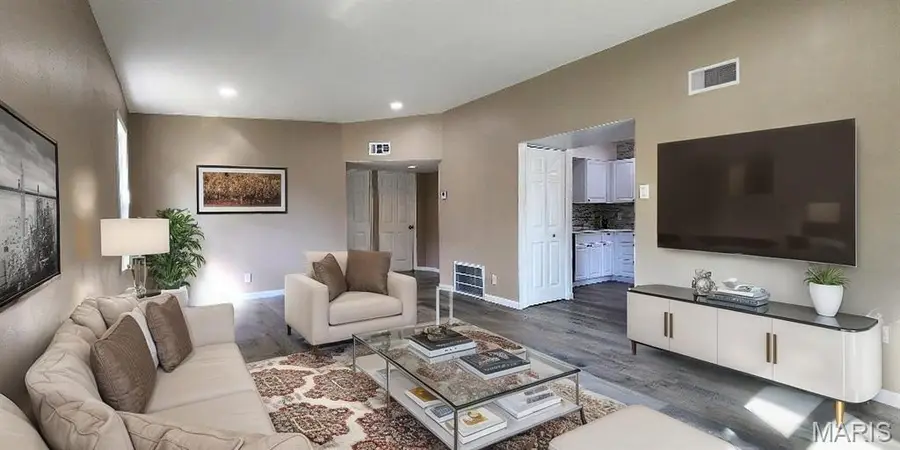 7339 Wayne Avenue, Saint Louis, MO 63130 - Image #2