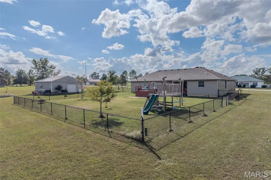 23380 Redwing Lane, Lebanon, MO 65536 - Image #2