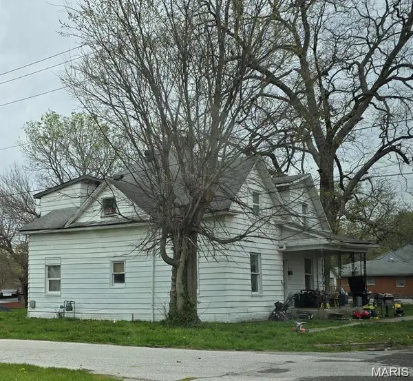 109 S 6th Street, Elsberry, MO 63343