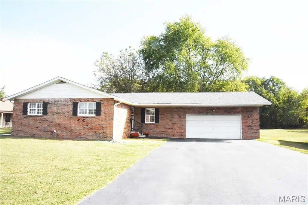 840 N Union Street, Staunton, IL 62088 - Image #1