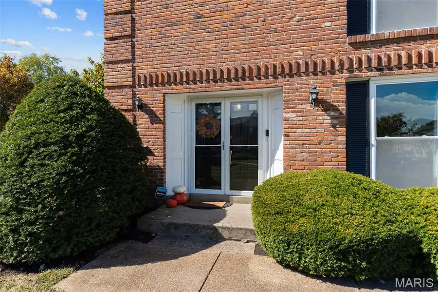 13430 Manorlac Drive, Chesterfield, MO 63141 - Image #2