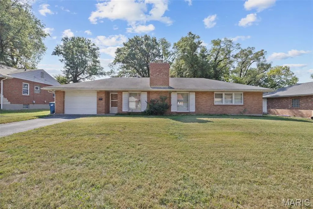 222 Wooster Drive, Ferguson, MO 63135 - #1