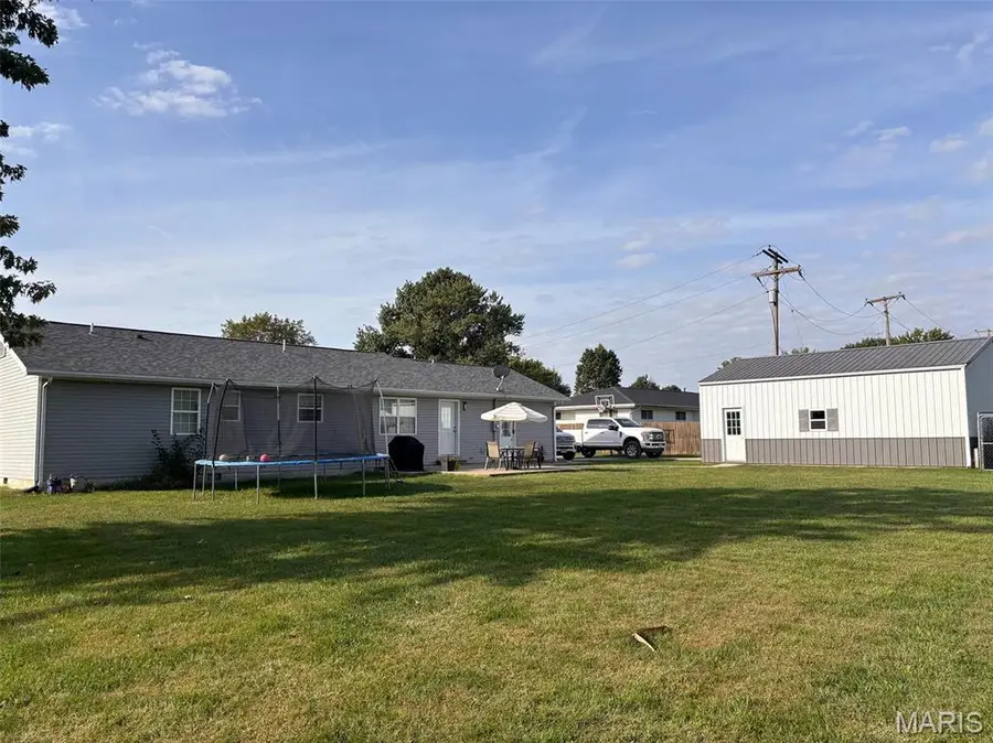 203 E Arlington Avenue, Vandalia, MO 63382 - Image #3