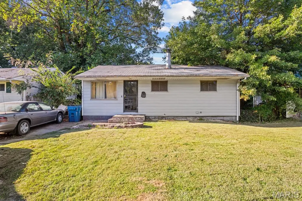 10601 Spring Garden Drive, Saint Louis, MO 63137 - Image #1