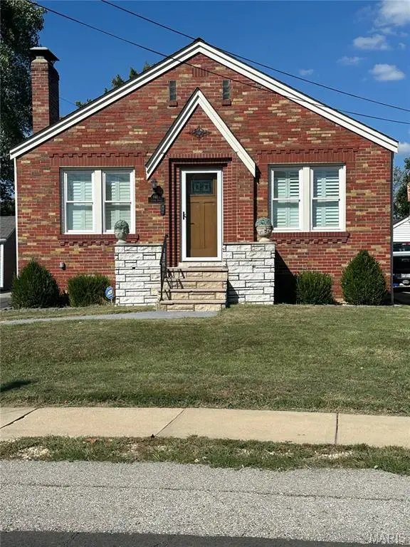 9409 Alpine Drive, Saint Louis, MO 63123 - Image #1