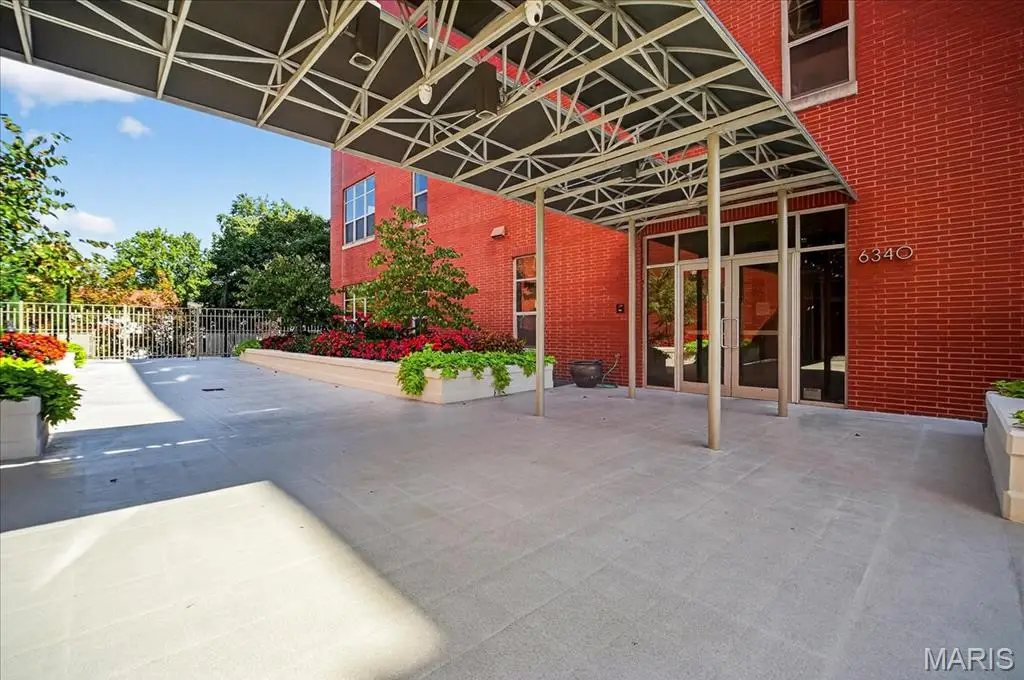 6340 Clayton Road #302, Richmond Heights, MO 63117 - Image #1