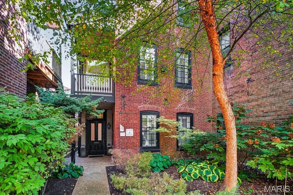 2212 Menard Street, Saint Louis, MO 63104 - #1