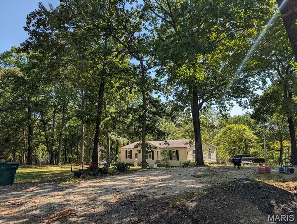 8005 Shelle Estates Court, Hillsboro, MO 63050