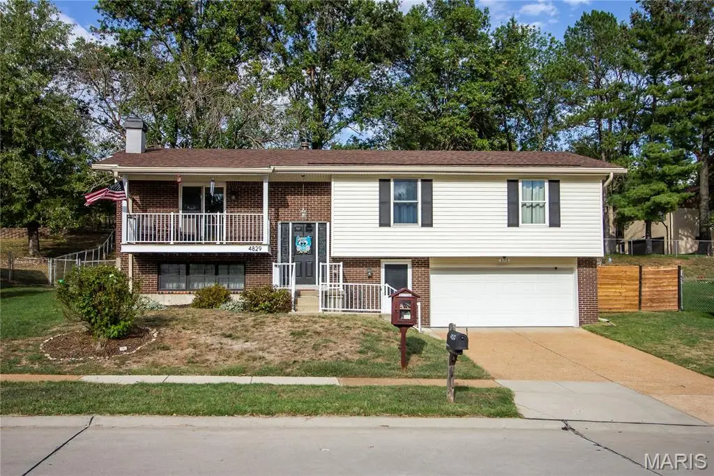 4829 Vermilion Drive, Saint Louis, MO 63128 - Image #1