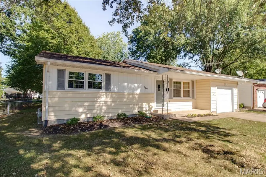 119 Dressel Drive, Jerseyville, IL 62052 - Image #2