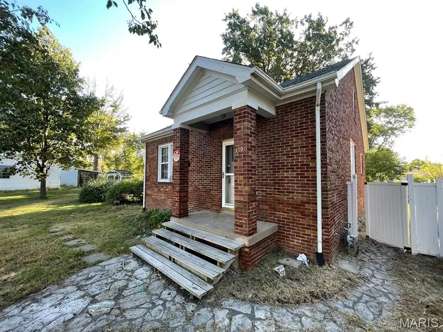 910 N Church Street, Belleville, IL 62220 - Image #3