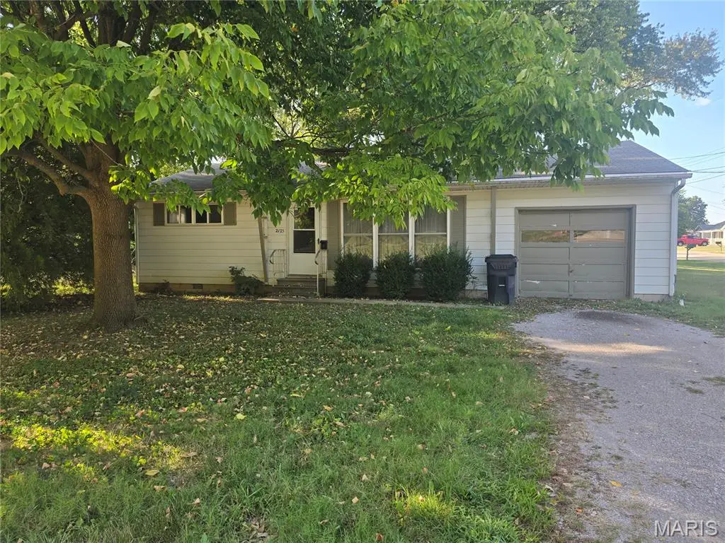 2125 E B Street, Belleville, IL 62221 - Image #1