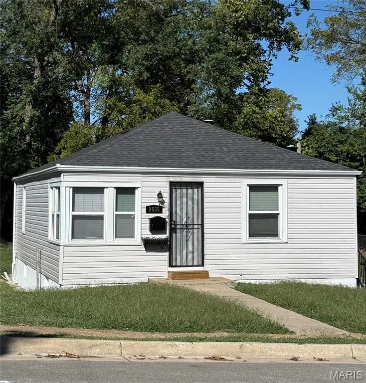 2505 Crescent Avenue, Saint Louis, MO 63121 - Image #1