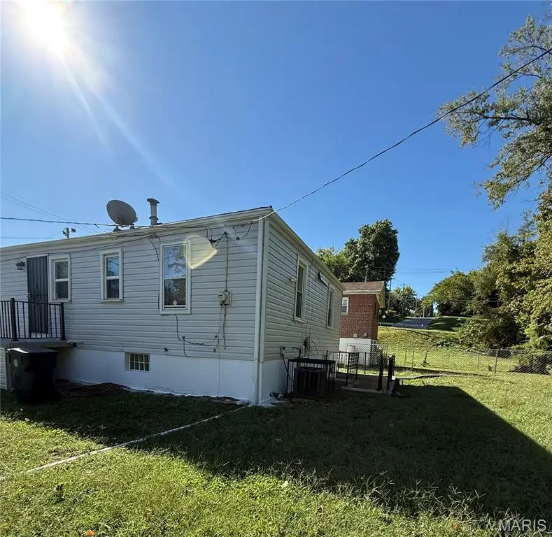 2505 Crescent Avenue, Saint Louis, MO 63121 - Image #2