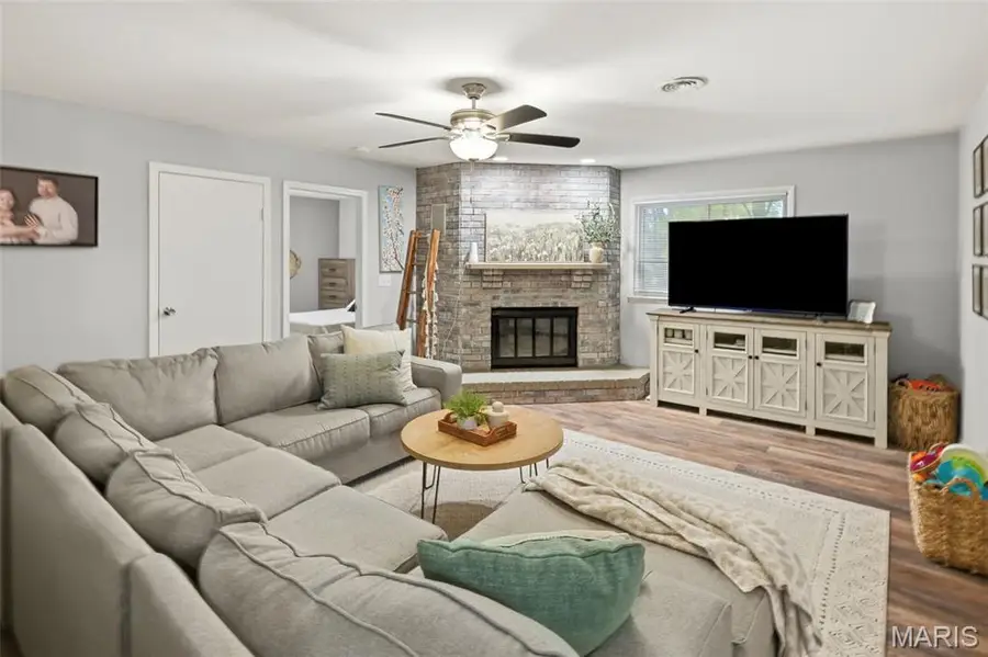 12 Kingston Drive, Fairview Heights, IL 62208 - Image #2