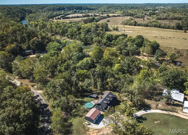 18 Garrison Lane, Steelville, MO 65565