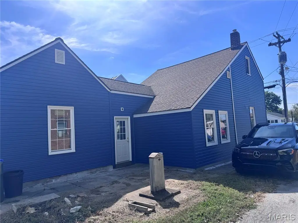 108 S Moore Street, Waterloo, IL 62298 - Image #1