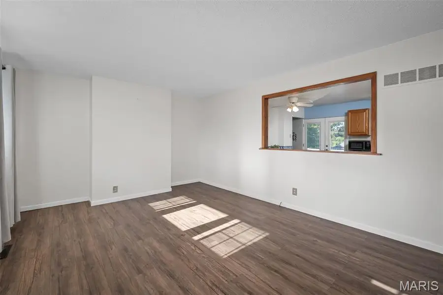 25 Francisca Drive, Florissant, MO 63031 - Image #3