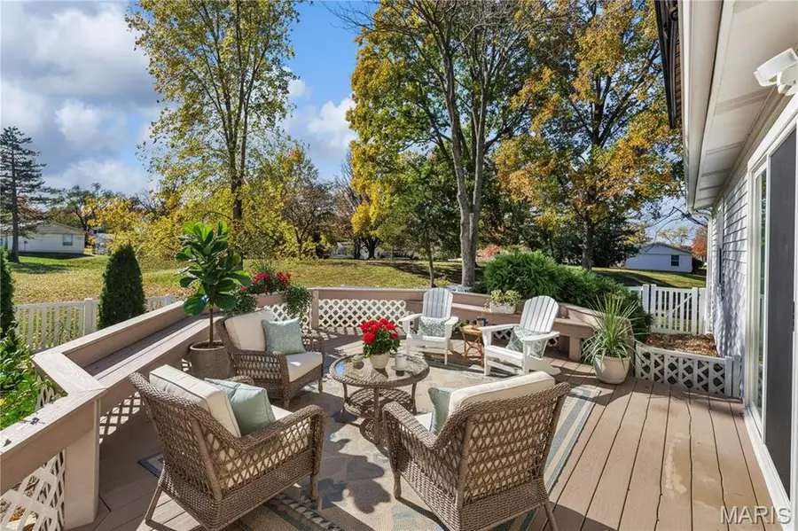 15734 Plymton Lane, Chesterfield, MO 63017 - Image #2