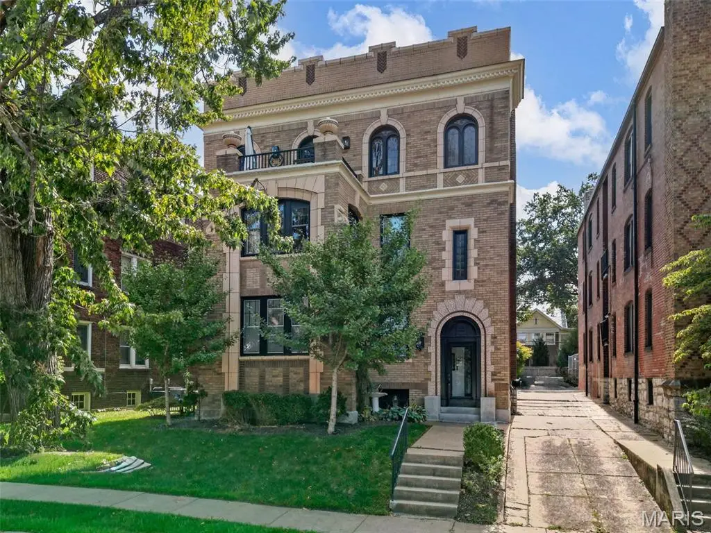 6232 Southwood Avenue #3, Saint Louis, MO 63105 - Image #1