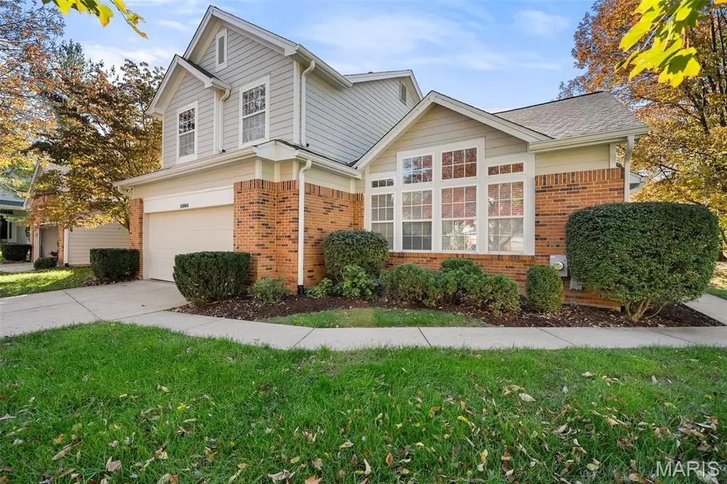 16866 Chesterfield Bluffs Circle, Chesterfield, MO 63005 - Image #1