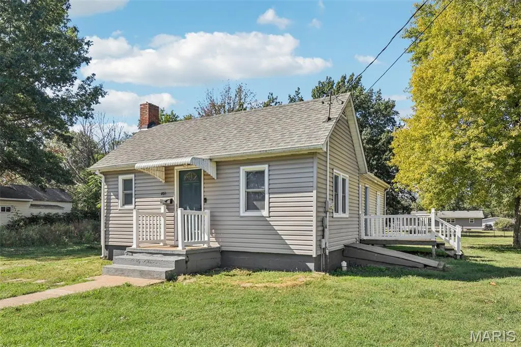 821 S Chestnut Street, Litchfield, IL 62056 - Image #1